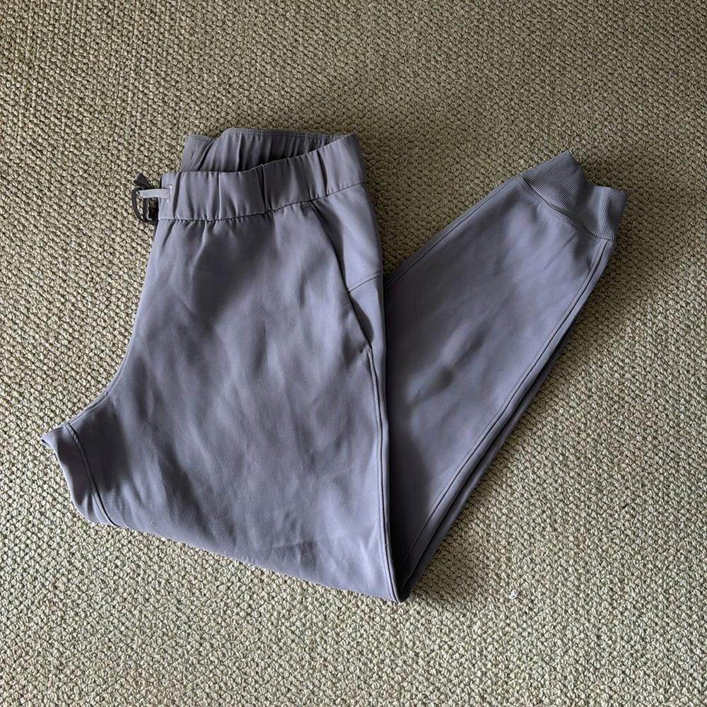 Grey lululemon joggers​